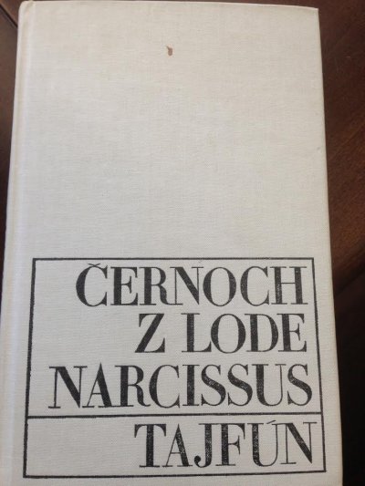 Černoch z lode Narcissus / Tajfún