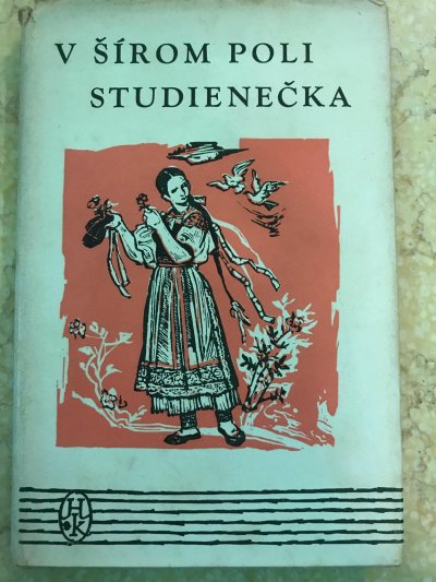 V šírom poli studieniečka
