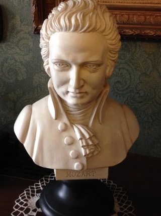 Busta Wolfgang Amadeus Mozart