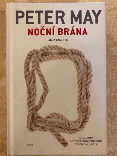 Noční brána