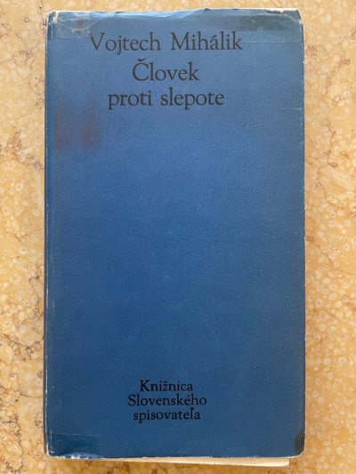 Človek proti slepote