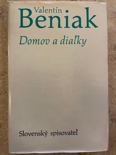 Domov a diaľky