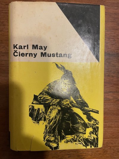 Čierny Mustang